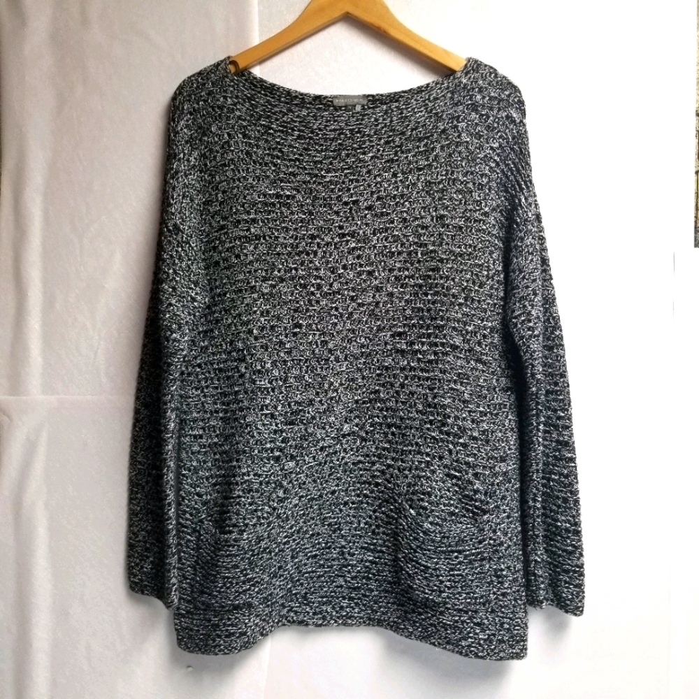 Vince Camuto Scoop Neck Pull Over Sweater M